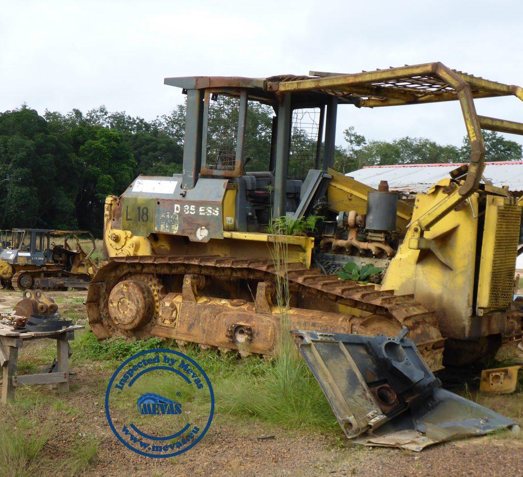 Komatsu Bulldozer D85EX in Gabun