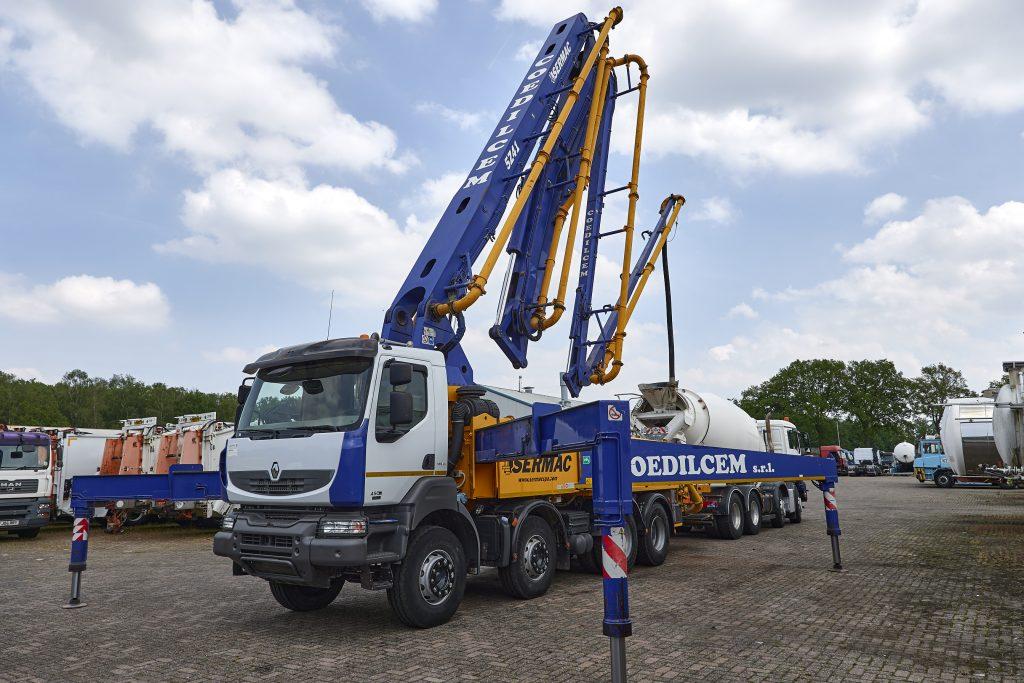 Camion d'inspection et pompe à béton avec liste de contrôle