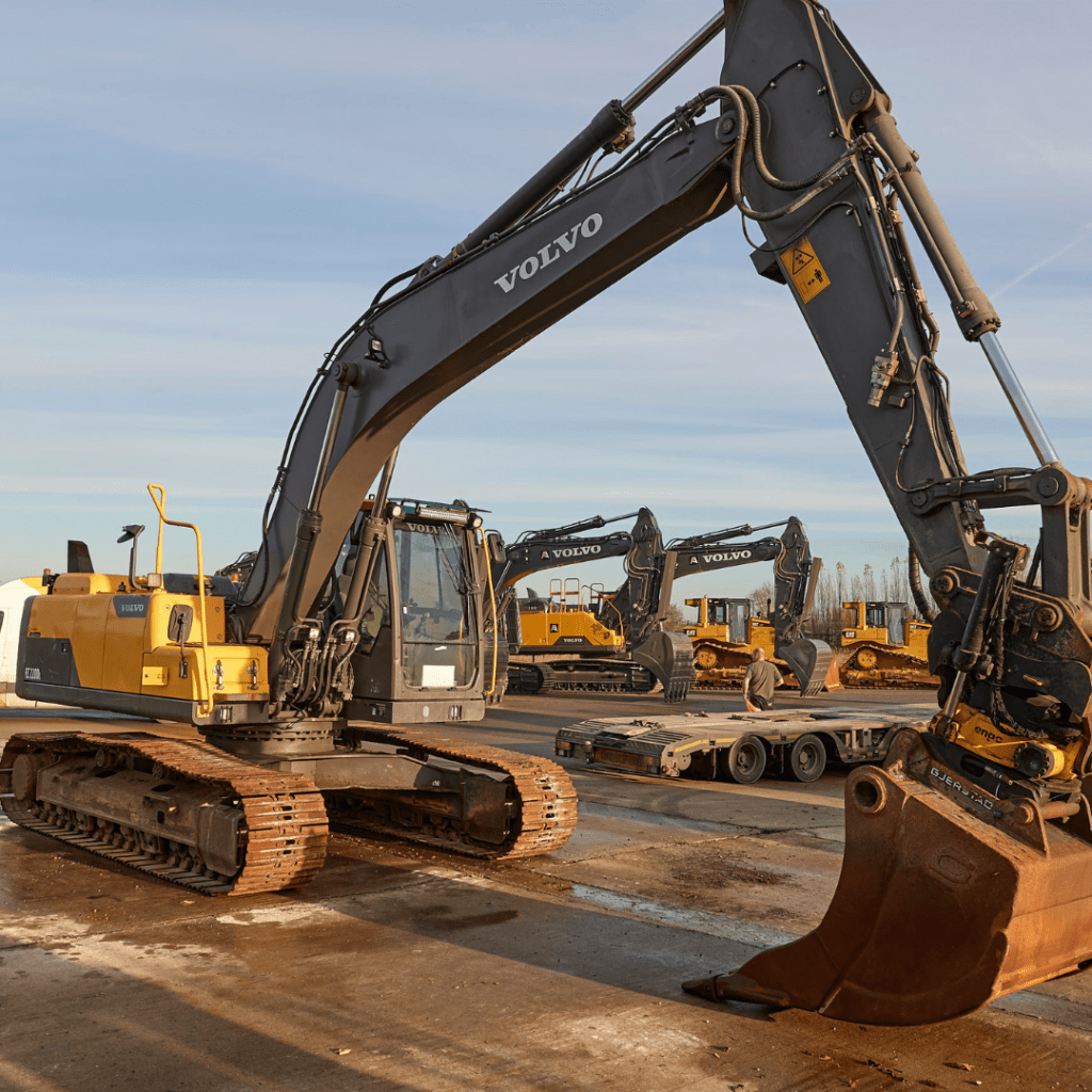 Inspection and valuation of a used hydraulic excavator