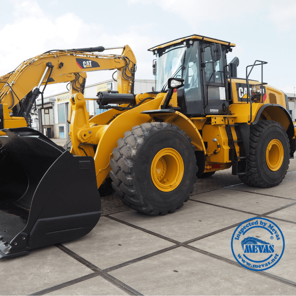 Inspection of used wheel loader or tracked loader by an expert