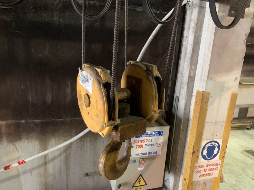 Hook block of an overhead crane