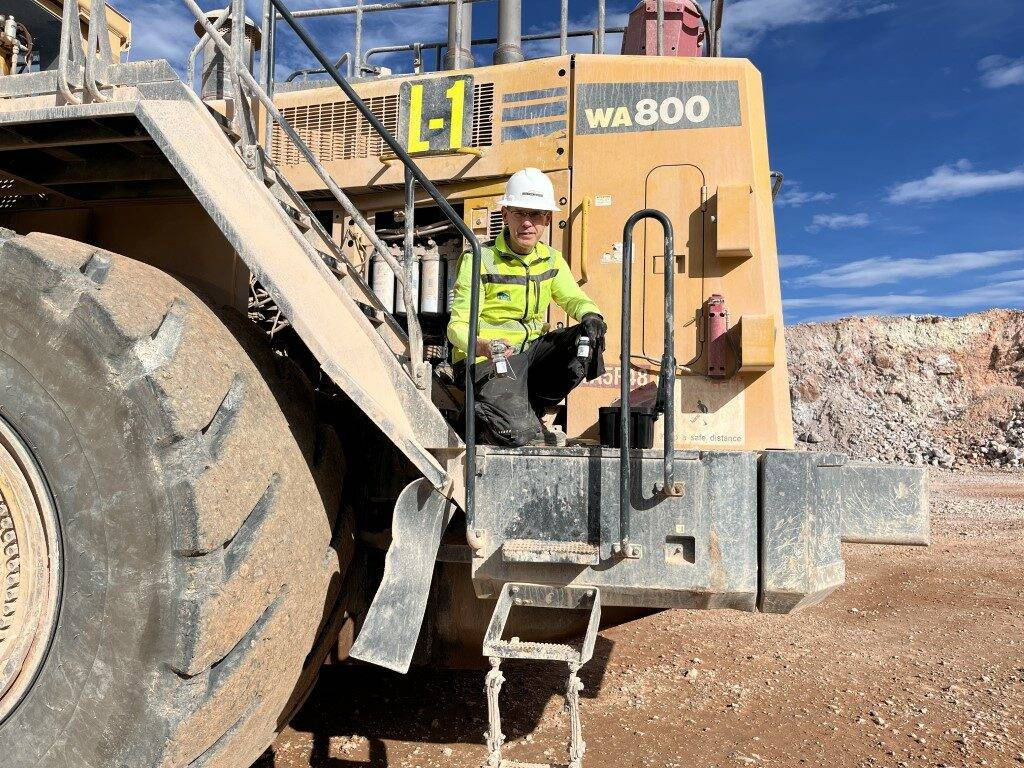 Diagnosis of oils in construction machinery in a gold mine